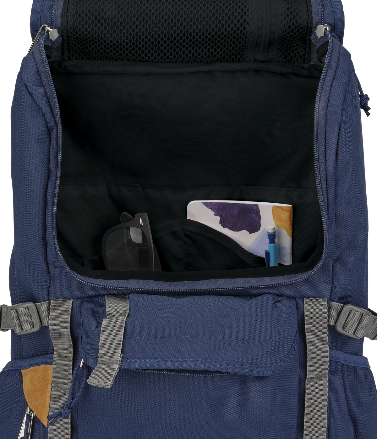 hatchet-backpack-e4 JS0A47J4003-DET3.webp