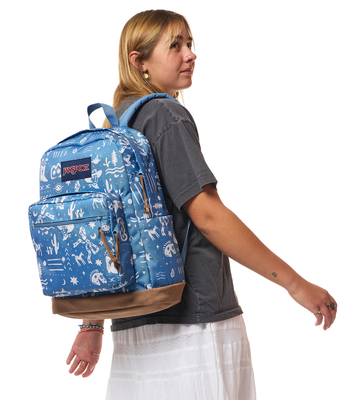 right-pack-w5 JS0A4QVAA0S-MODEL.png