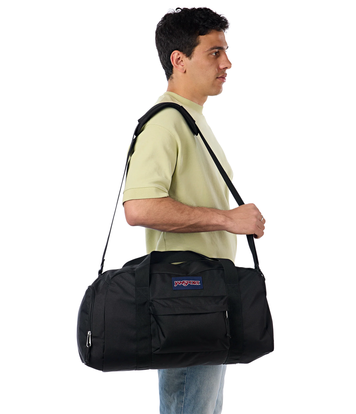 weekender-medium-duffel-y7 JS0A85VF008-MODEL.webp