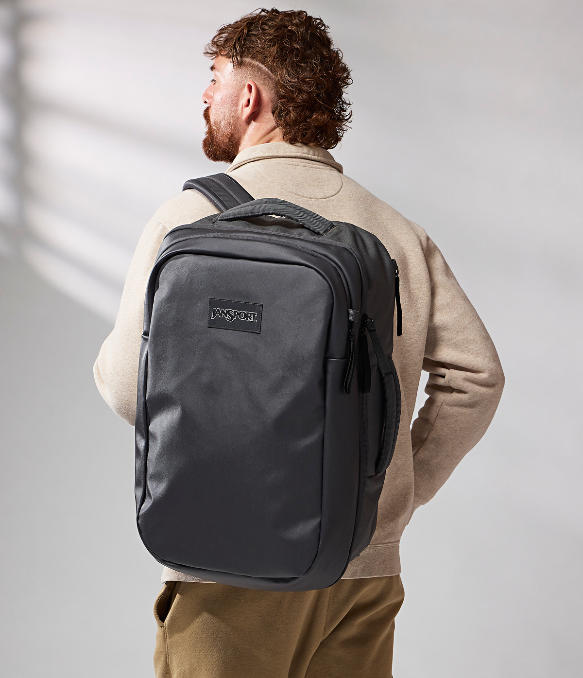 good-latitude-travel-pack-40l-f2 JS0A86EUDMX-MODEL.png