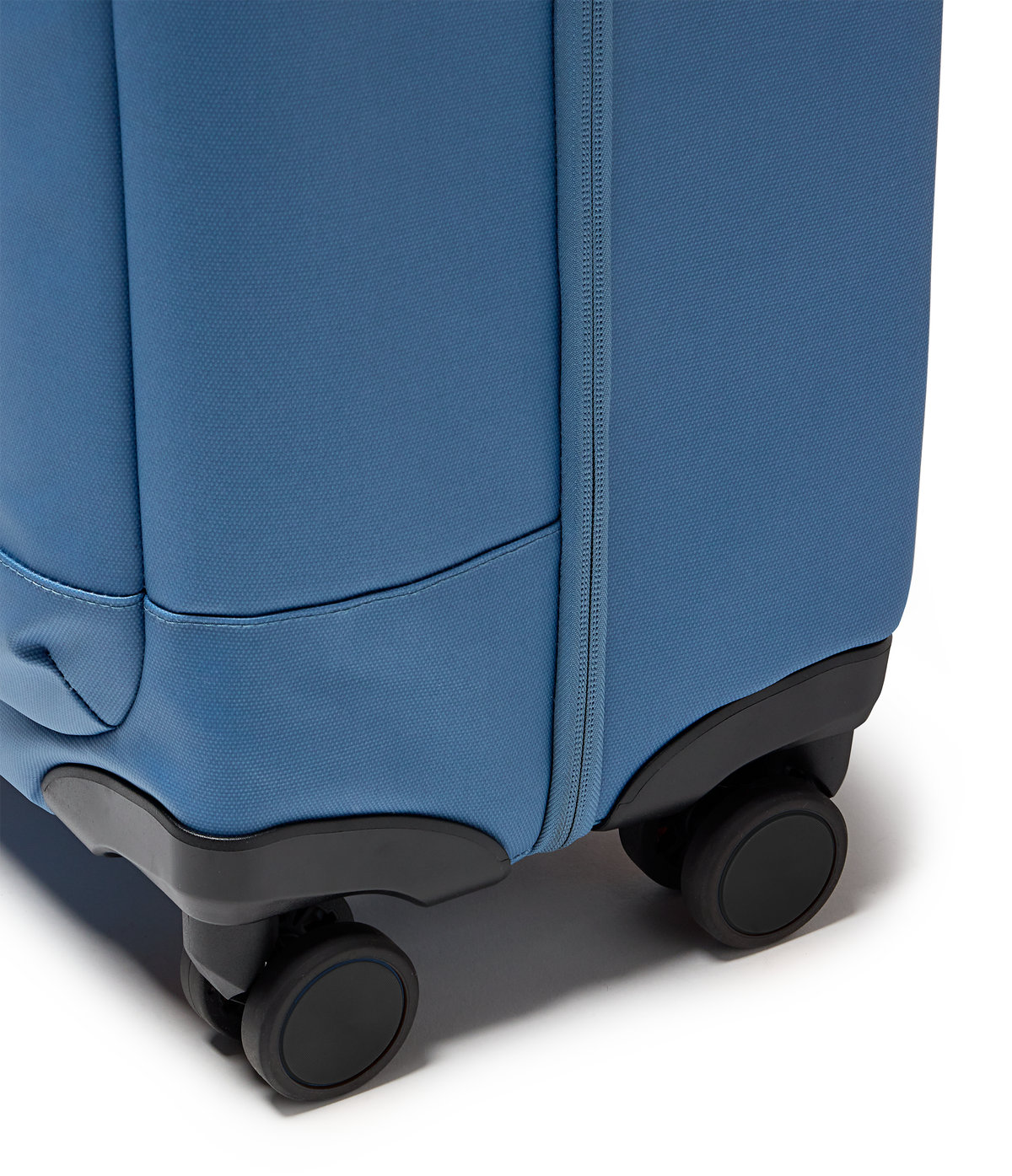 good-latitude-22-carry-on-m1 JS0A8E8BEW5-DET4.png