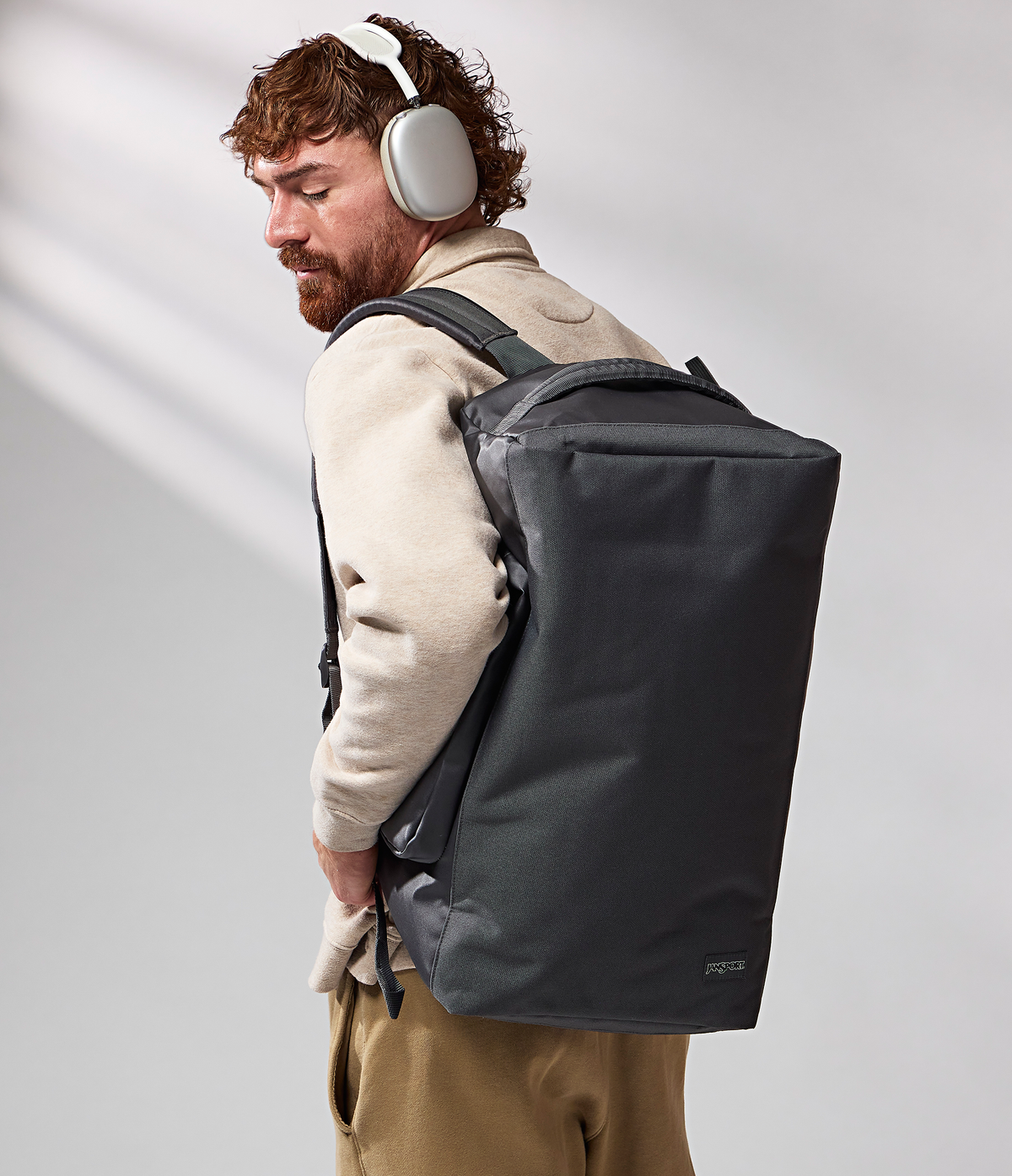 good-latitude-convertible-duffel-q8 JS0A8E8EDMX-MODEL.png